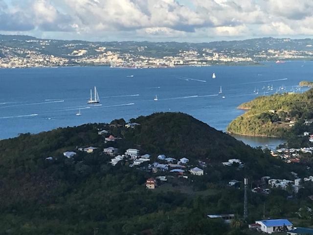 Bay View Martinique Apartment เลส์ อองซ์-ดิอาร์เลส ภายนอก รูปภาพ